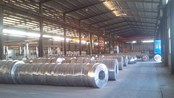 Rolos de aço galvanizado não oleado 0,6 mm * 160 mm 0,8 mm * 200 mm para certificado PVOC a granel