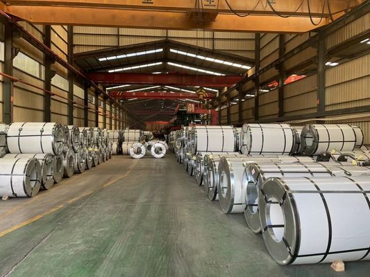 Serviço de processamento de revestimento de revestimento de aço galvanizado PPGI com rolos de revestimento e soldação em revestimento de aço PPGI de madeira