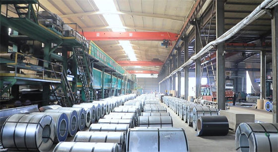 Materiais revestidos galvanizados Z30-Z275g bobina de aço pré-pintada Dx52d PPGI para folha de telhado resistente à corrosão
