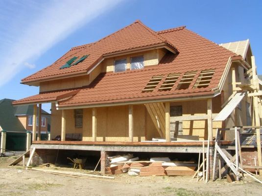 Materiais primários PVC ASA Revestimento Cor Pedra Chip revestido Metro Rooftile Roofing Sheet com e design colorido
