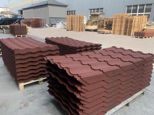 Materiais primários PVC ASA Revestimento Cor Pedra Chip revestido Metro Rooftile Roofing Sheet com e design colorido