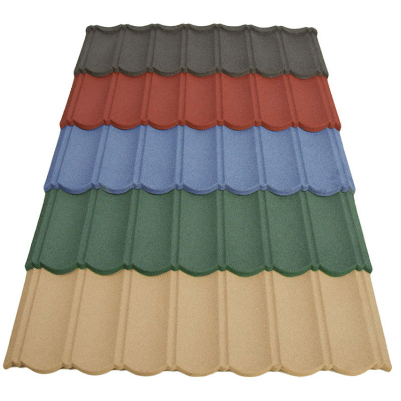 Chapas de telhado metálicas revestidas de pedra colorida para construção na Nigéria 2,7 kg/pcs 0,4 mm Chapas de telhado de Aluzinc 1340mm*420mm