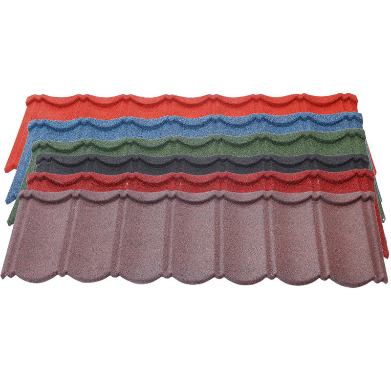 Telhas de telhado de aço revestidas de pedra resistente ao fogo em estilo de design moderno com design de placa e resistência ao ruído