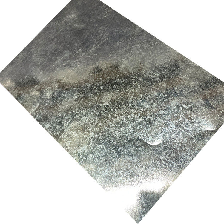 Z121-Z180 Prime de revestimento DC01 DC02 laminado a frio 0,3 mm Placa de aço galvanizado revestida de cor simples com superfície ligeiramente oleada